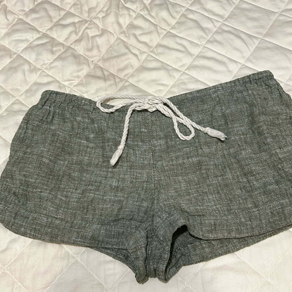 Hardly worn. To big. So comfy and light.